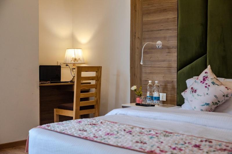 Anand Vardhan Resorts image