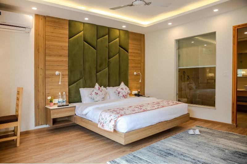 Anand Vardhan Resorts image