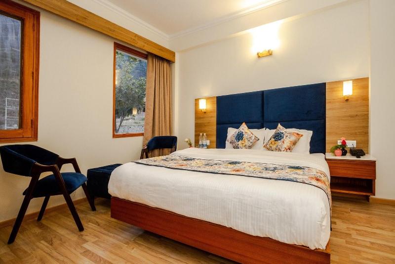 Anand Vardhan Resorts image