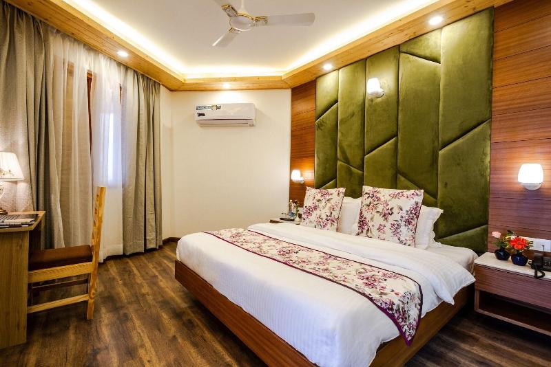 Anand Vardhan Resorts image
