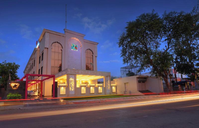 Wingston A Treehouse Hotel Barsana — general view