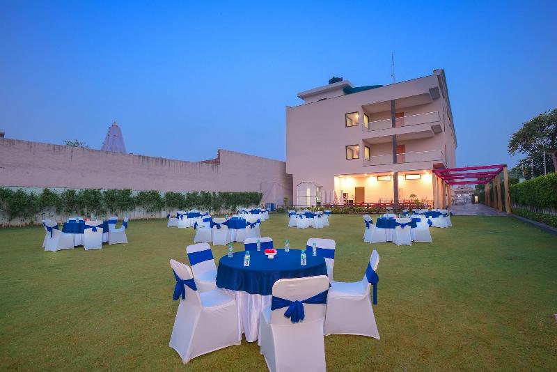 Wingston A Treehouse Hotel Barsana — view