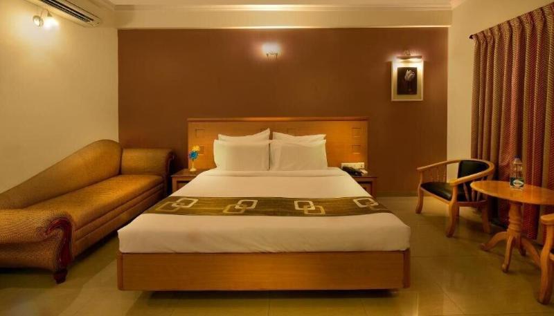 Hotel Plaza Inn image