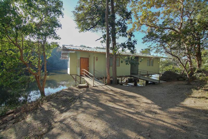 Rukhad Jungle Camp, Kurai
