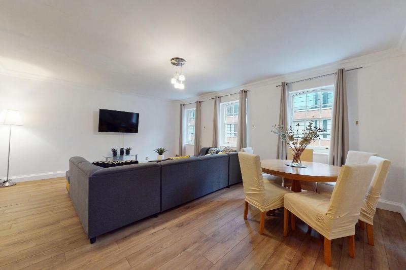 Park Lane Apartments - Clarges St image