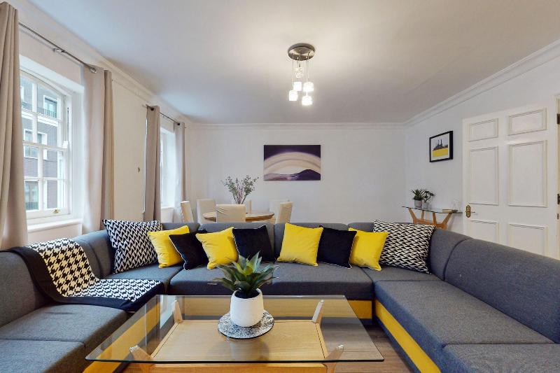 Park Lane Apartments - Clarges St image