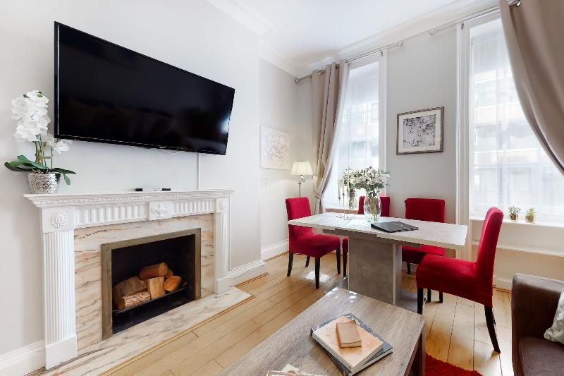 Park Lane Apartments - Clarges St image