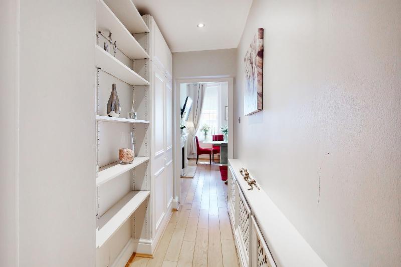 Park Lane Apartments - Clarges St image