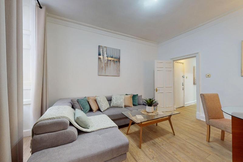Park Lane Apartments - Clarges St image