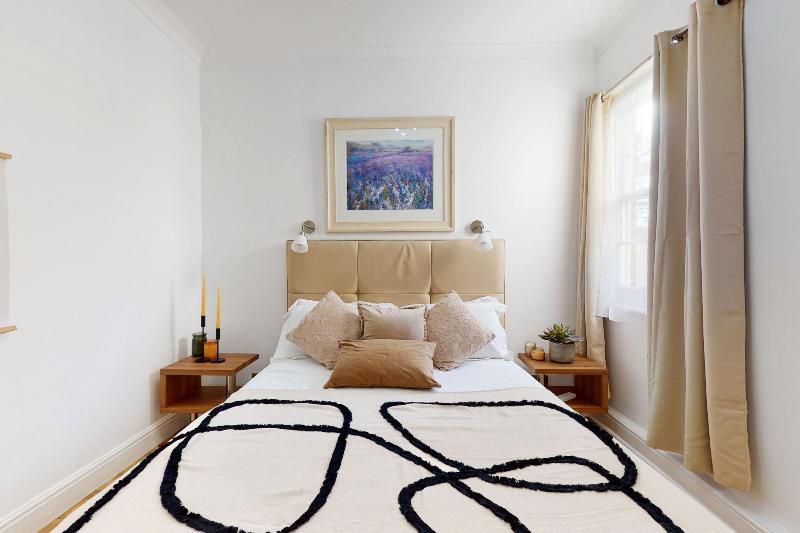 Park Lane Apartments - Clarges St image