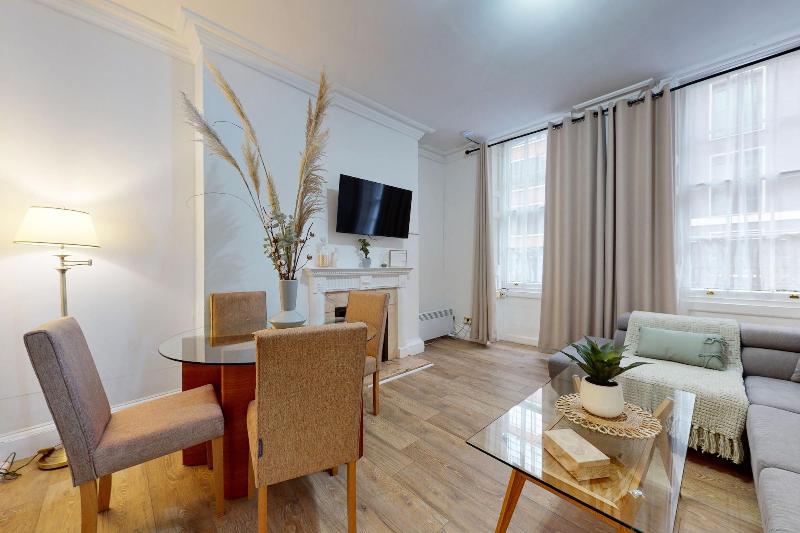 Park Lane Apartments - Clarges St image