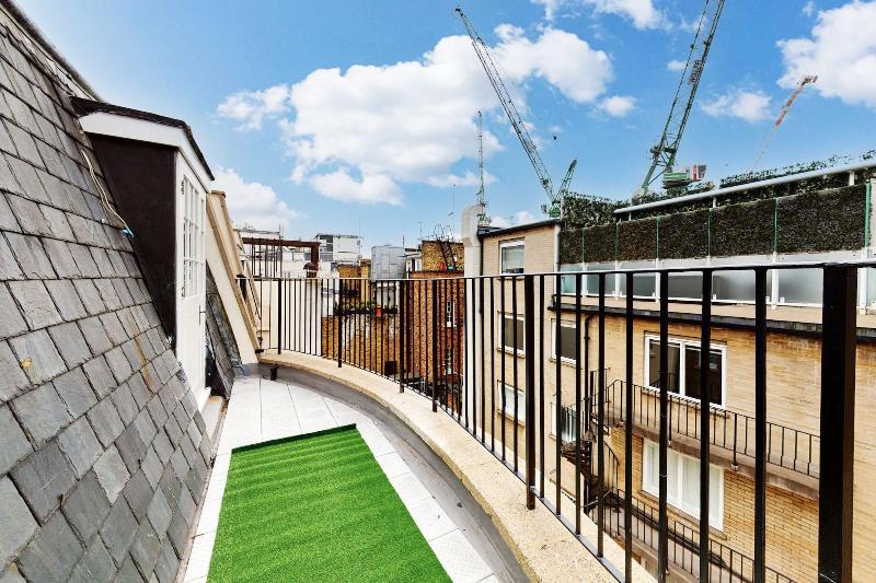 Park Lane Apartments - Clarges St image
