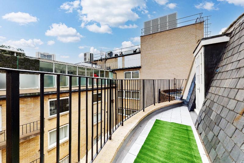 Park Lane Apartments - Clarges St image