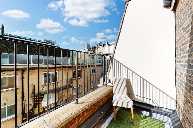 Park Lane Apartments - Clarges St image