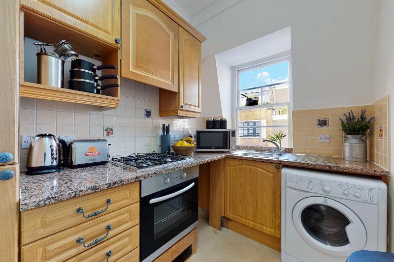 Park Lane Apartments - Clarges St image