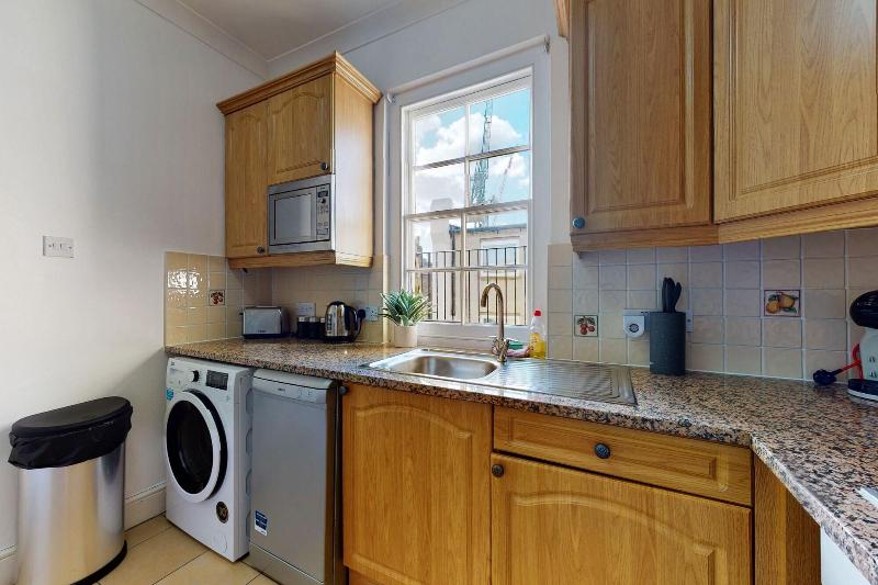 Park Lane Apartments - Clarges St image