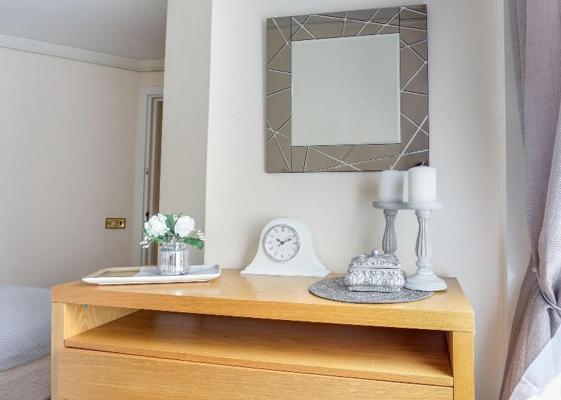 Park Lane Apartments - Clarges St image