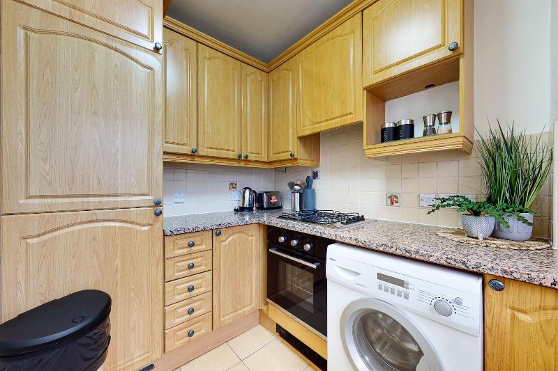 Park Lane Apartments - Clarges St image