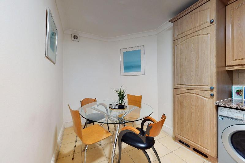 Park Lane Apartments - Clarges St image