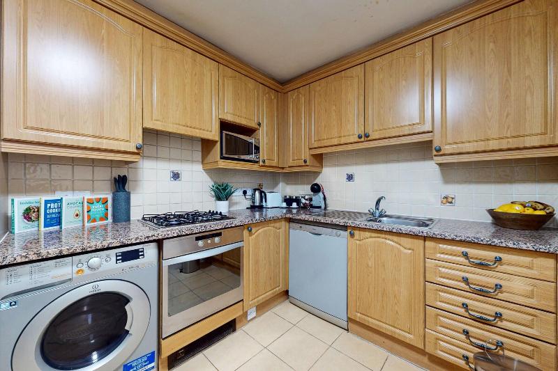 Park Lane Apartments - Clarges St image