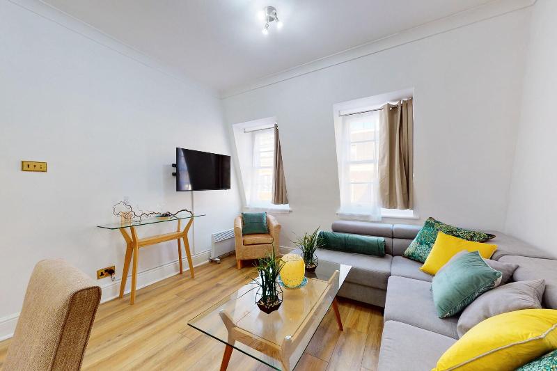 Park Lane Apartments - Clarges St image