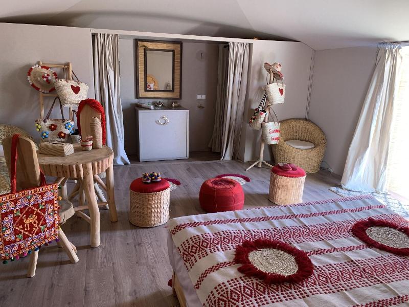 Sanmao Desert Luxury Camp image