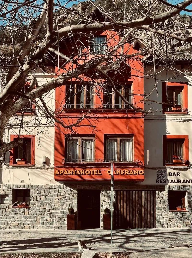 Apartahotel Canfranc image