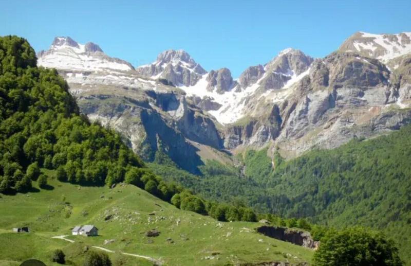 Apartahotel Canfranc image