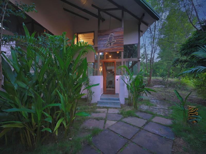 Tadoba Jungle Camp
