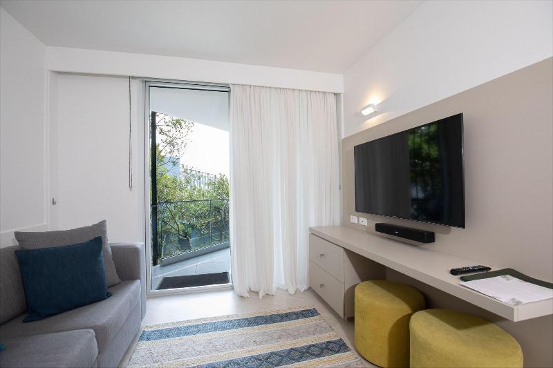 71 Hastings Street - Beachfront image