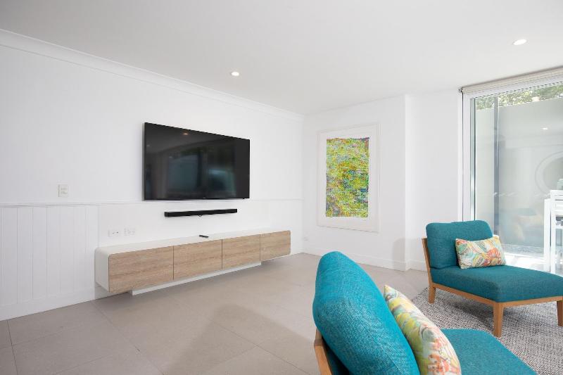 71 Hastings Street - Beachfront image