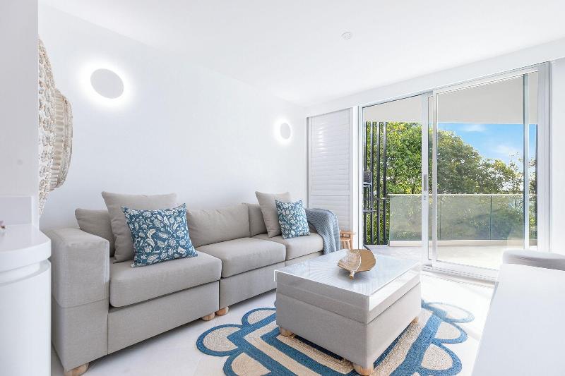 71 Hastings Street - Beachfront image