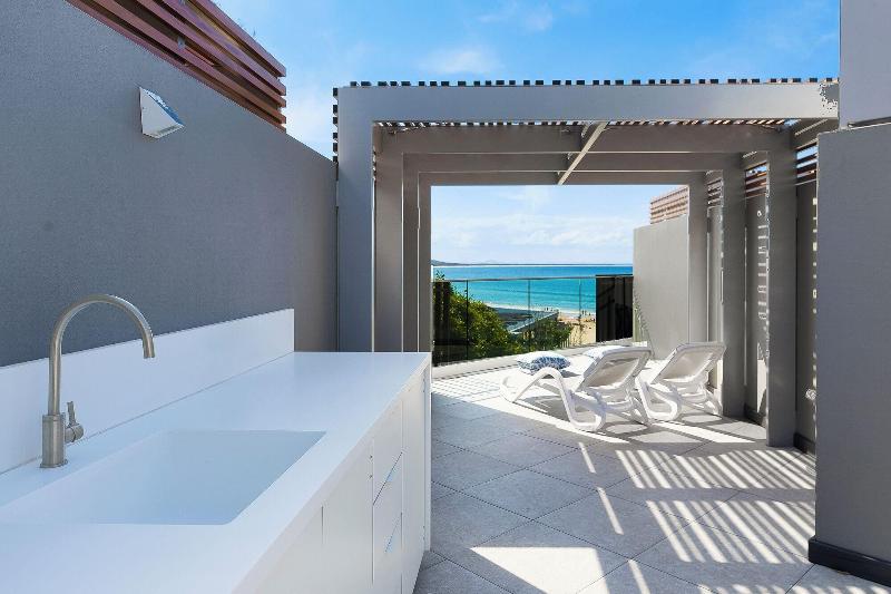 71 Hastings Street - Beachfront image