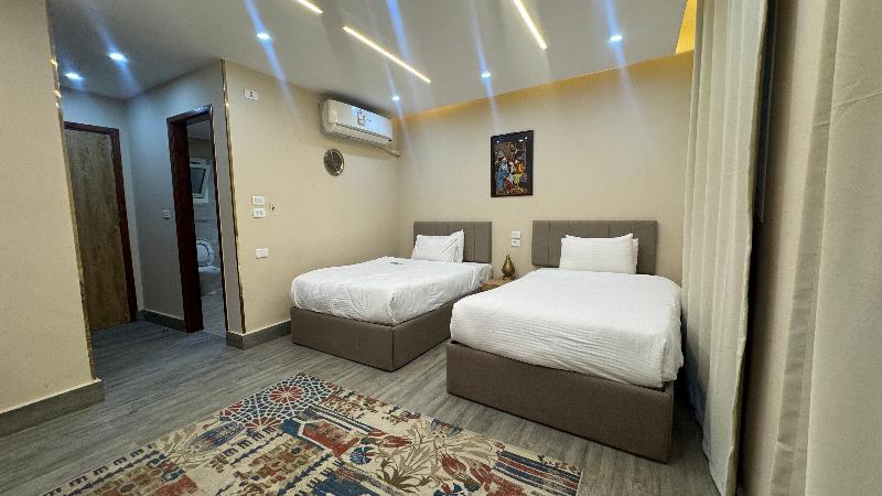 Pyramids Hotel - Image 8