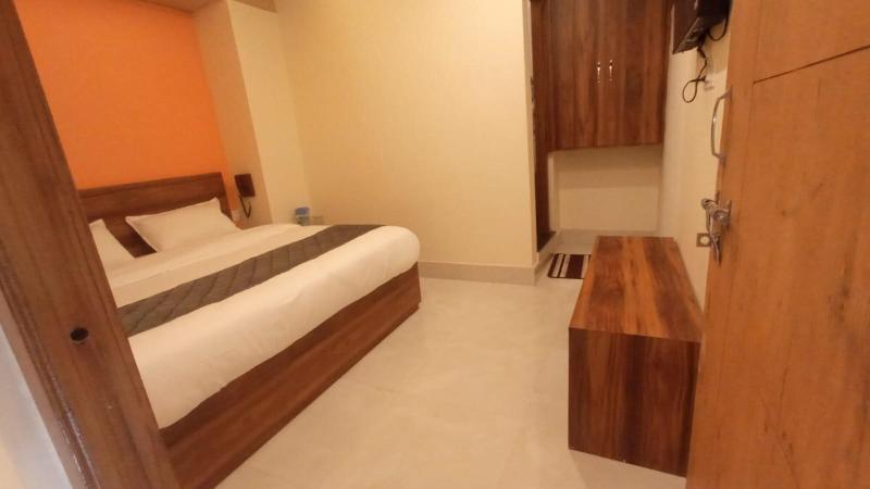 Goroomgo Gp Mall Road Nainital — photo 11