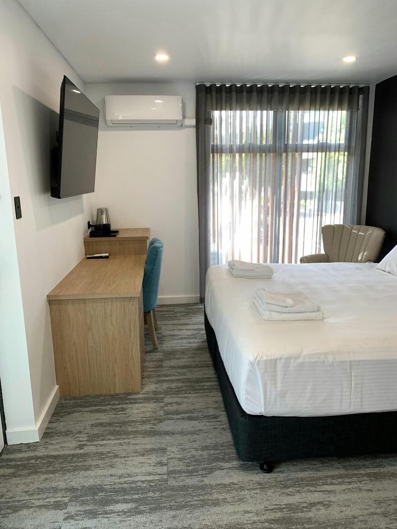The Osmond Motel & Apartments image