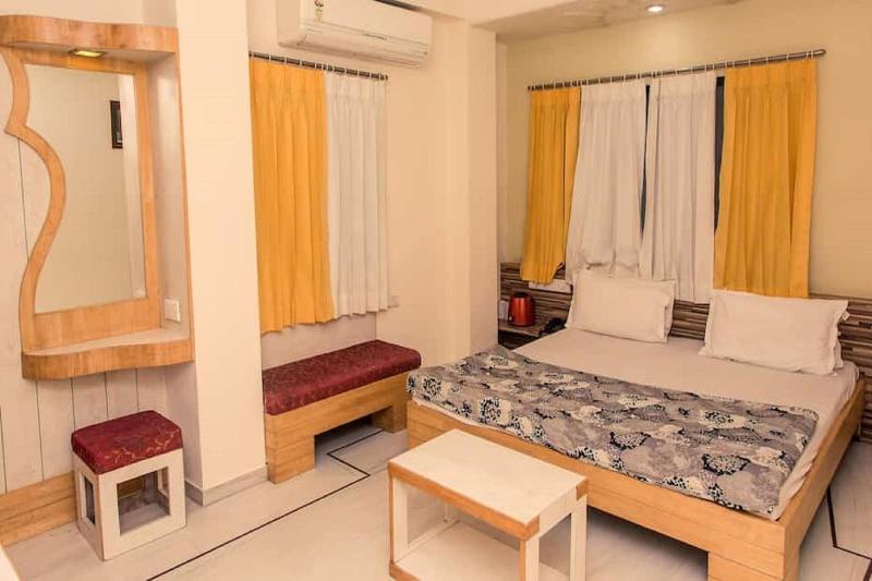 Vrinda Hotel image