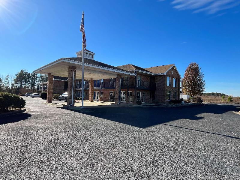 Motel 6 Bracey Va I 85 — exterior view