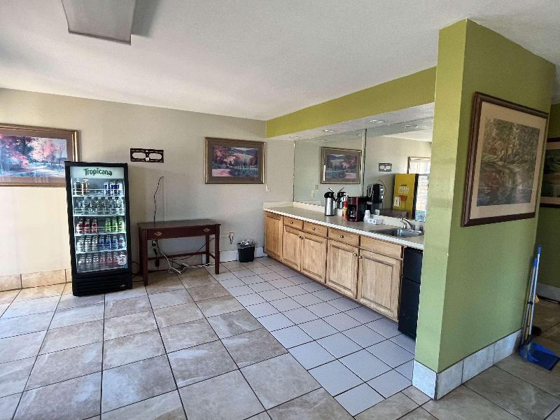 Motel 6 Bracey Va I 85 — view