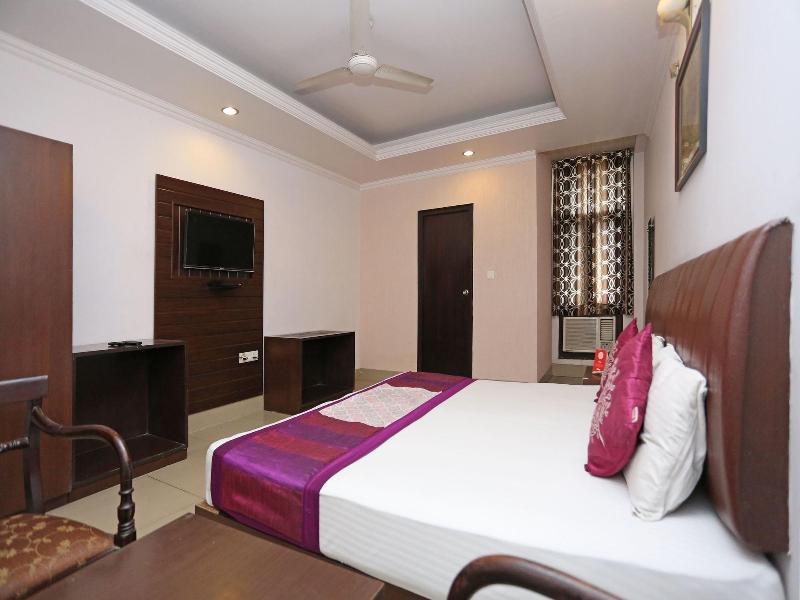 3697 Hotel Rivieraa image