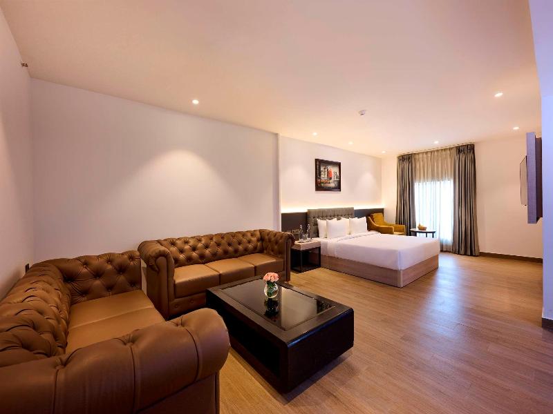 Delite Sarovar Portico Faridabad image