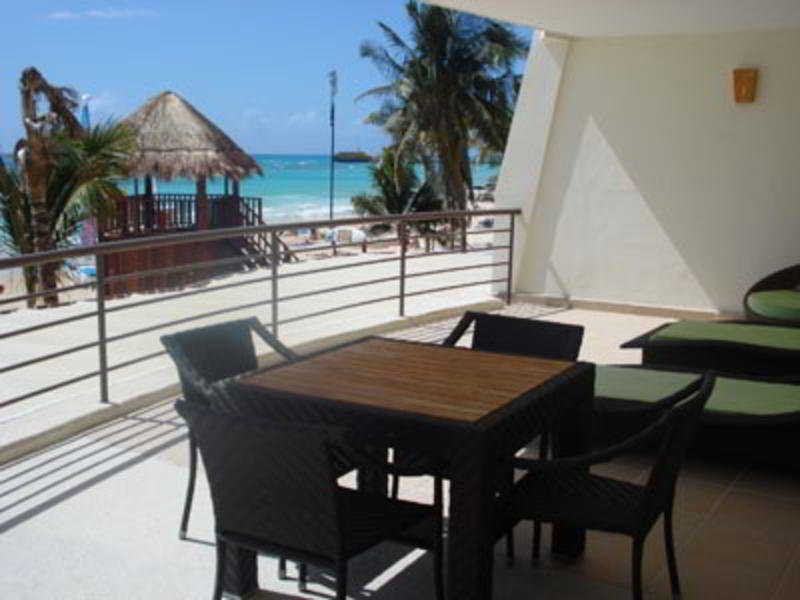 Encanto Corto Maltes Ocean Front image