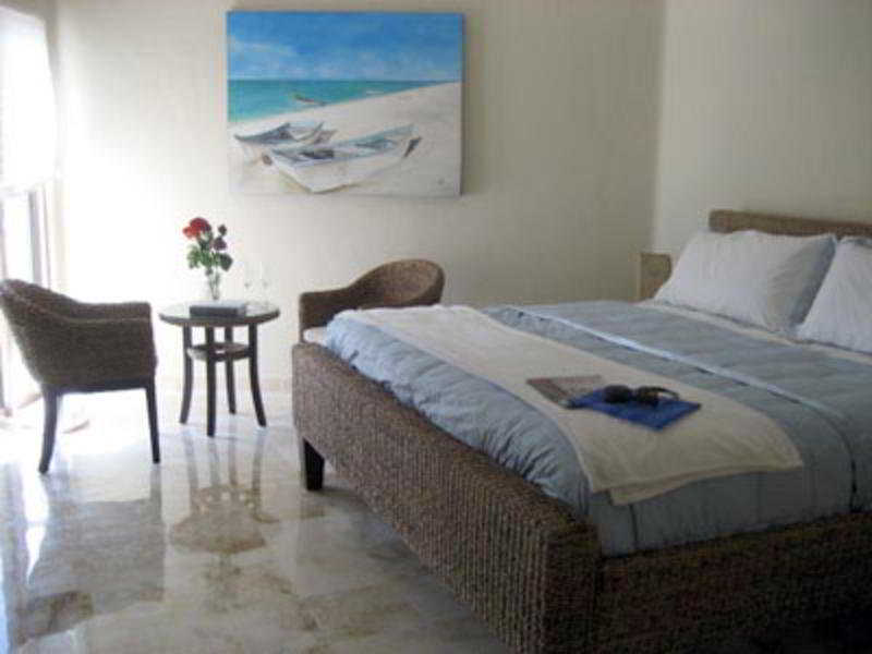 Encanto Corto Maltes Ocean Front image