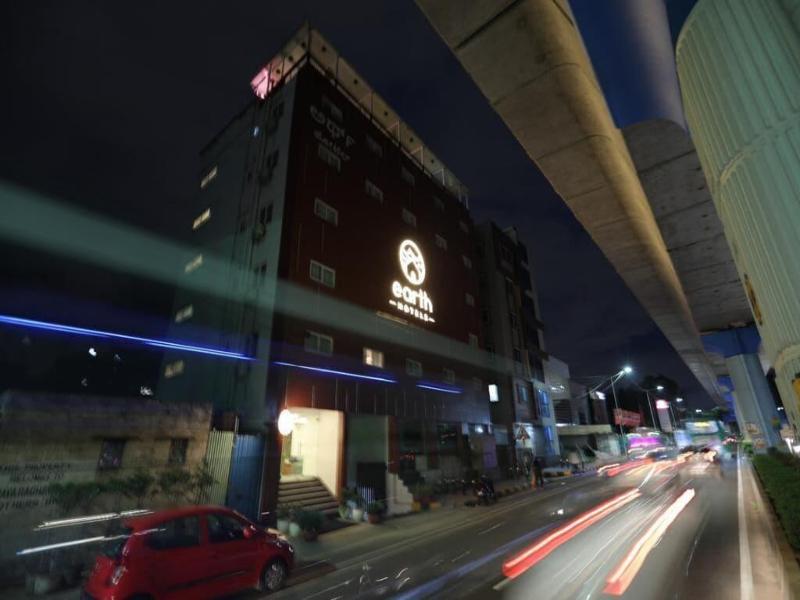 Earth Hotels image