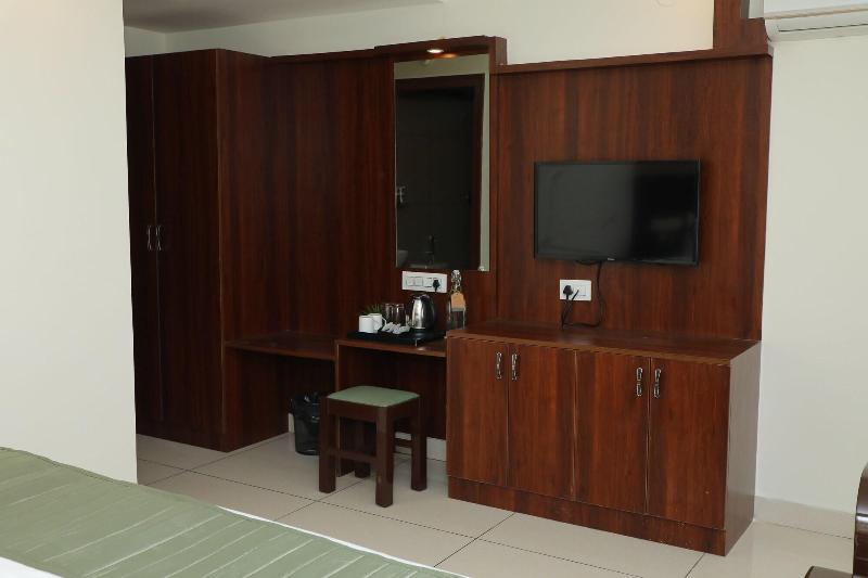 Earth Hotels image