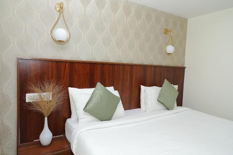 Earth Hotels image