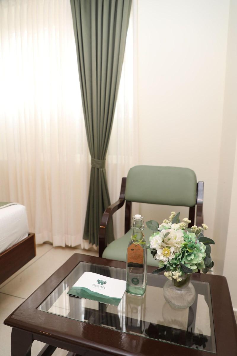 Earth Hotels image