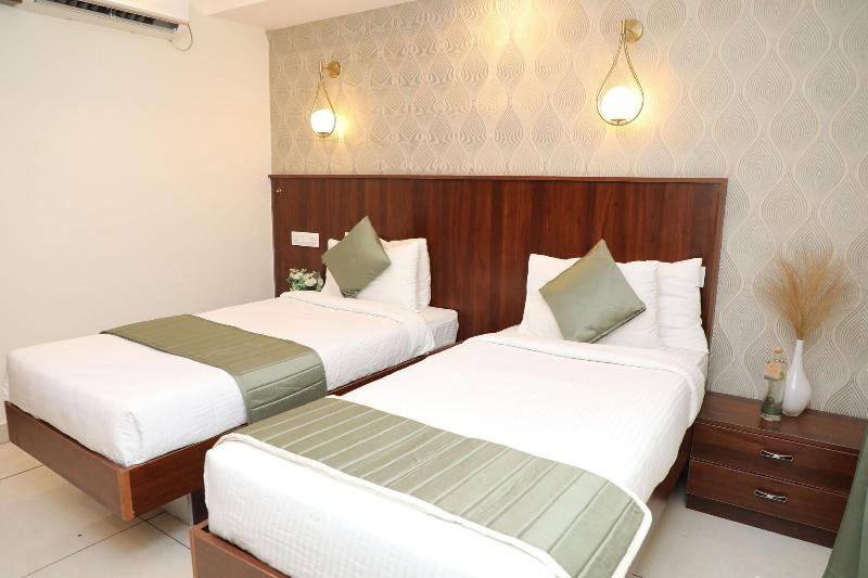 Earth Hotels image