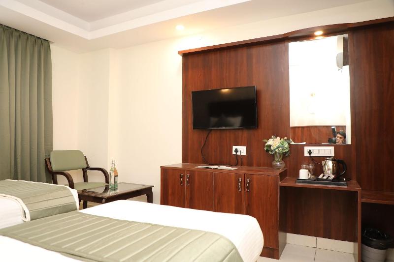 Earth Hotels image