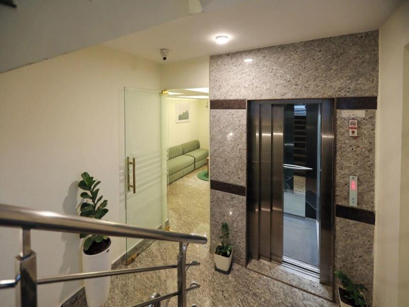 Earth Hotels image